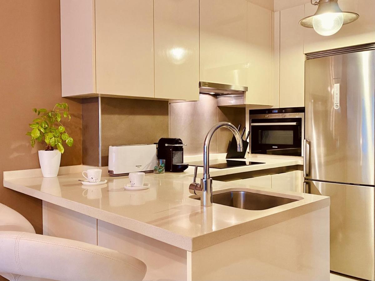 א-קורוניה Orzan Beach Surf Apartment מראה חיצוני תמונה